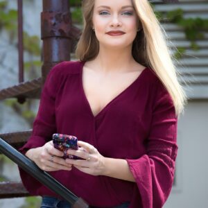 cell phone, message, mobile, mobile phone, cellphone, on the phone, cellular, technology, communication, telephone, portable, portrait